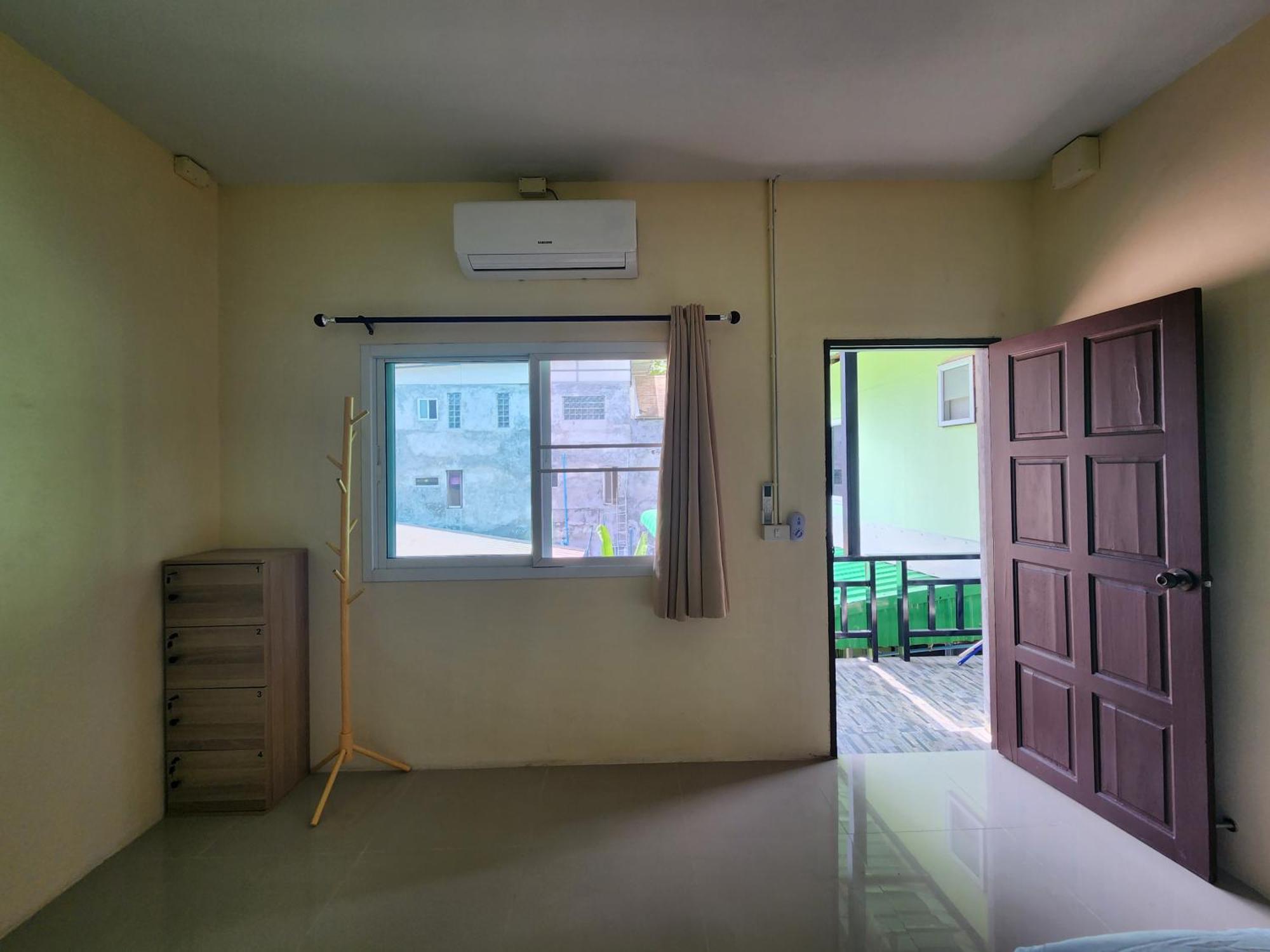 Skypearl Guesthouse & Pub Тау Экстерьер фото
