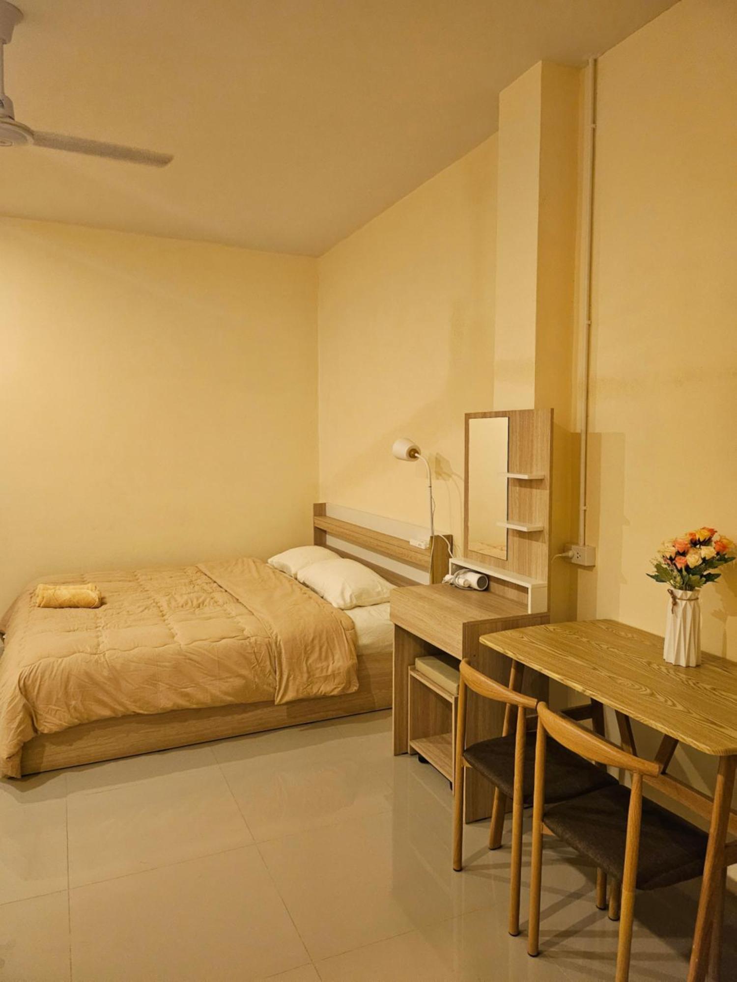 Skypearl Guesthouse & Pub Тау Экстерьер фото