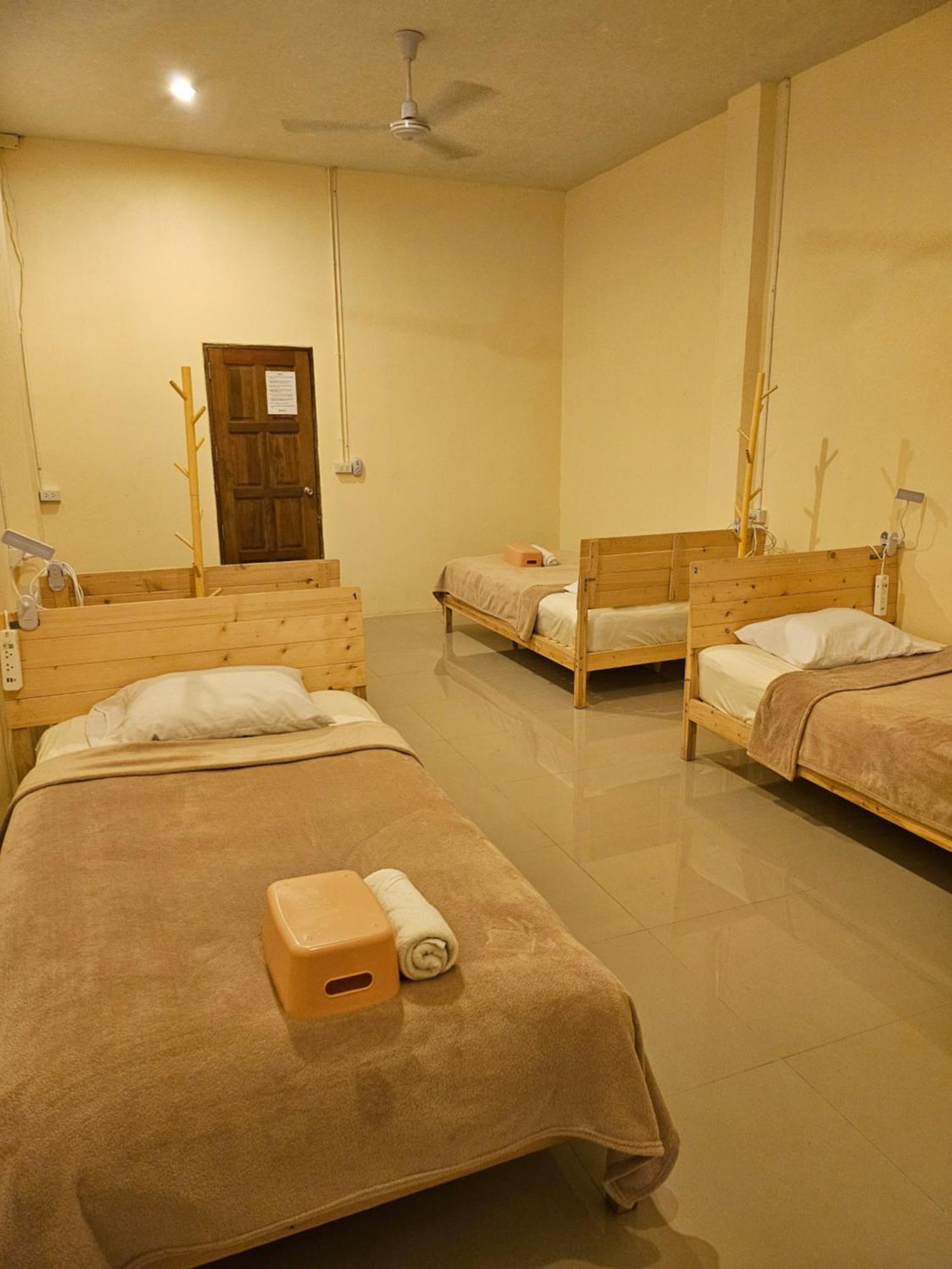 Skypearl Guesthouse & Pub Тау Экстерьер фото